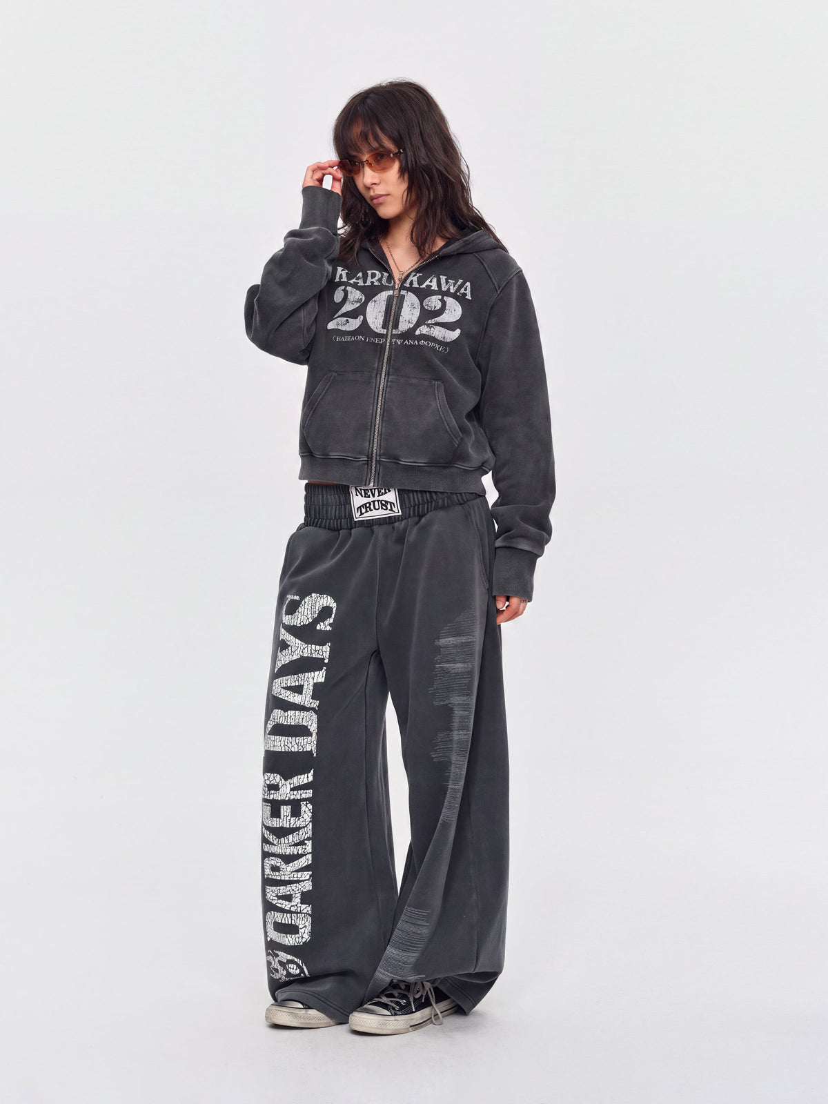 Retro Washed Distressed Print Hoodie Review CW1375N Cracked Letter‑Print Zip‑Up Cropped Hoodie Wear Test - MadWitch Store