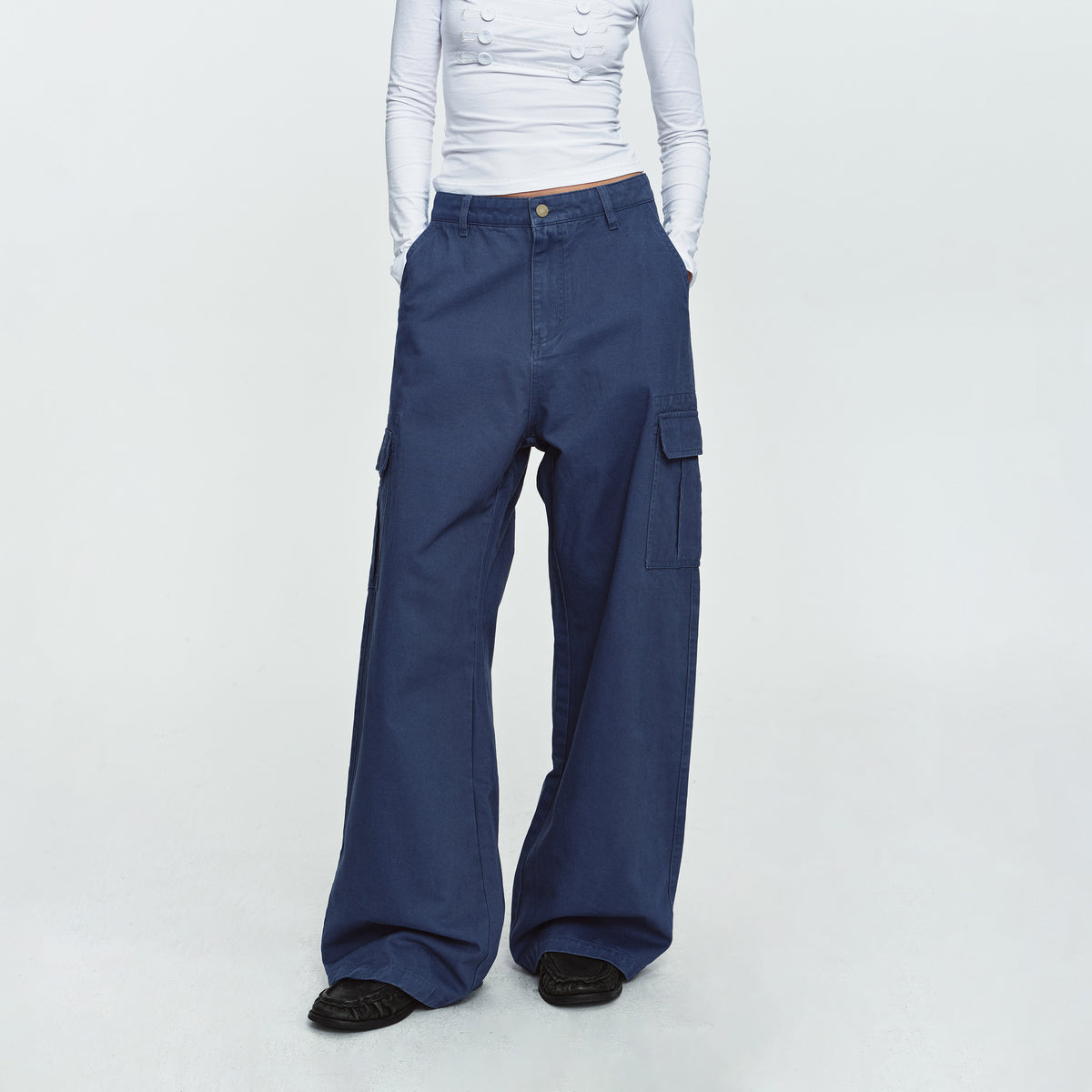 MADWITCH MINIMALIST SIDE-POCKET WIDE-LEG CARGO PANTS #A645