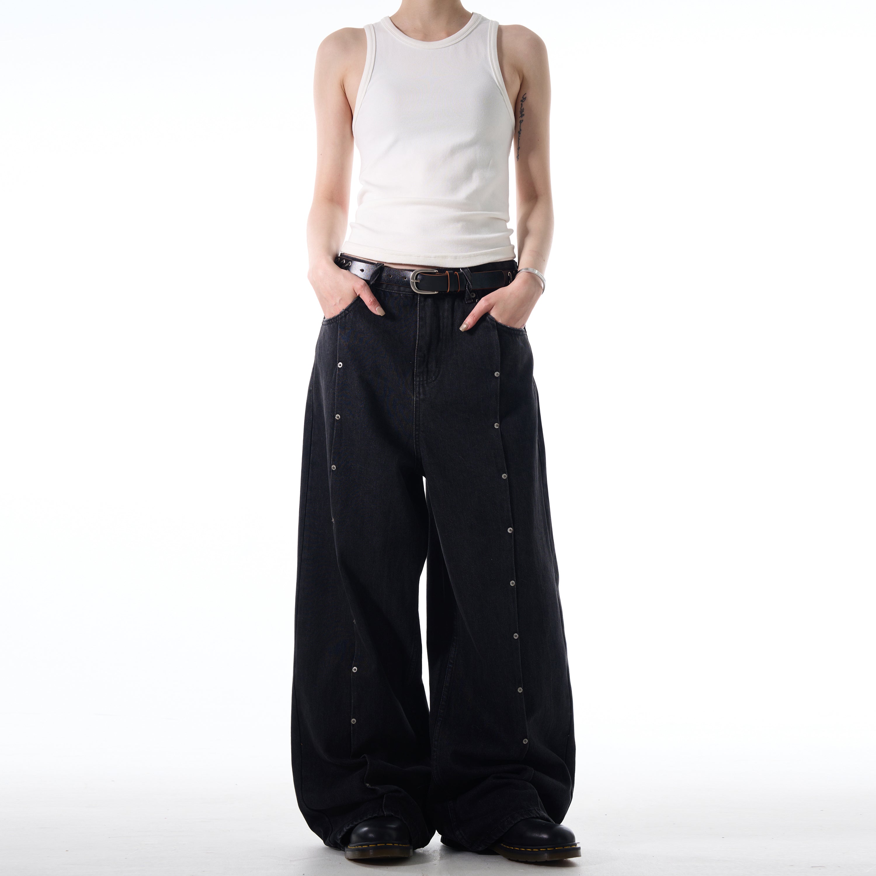 MADWITCH STUDDED HIGH-STREET JEANS #CK9516