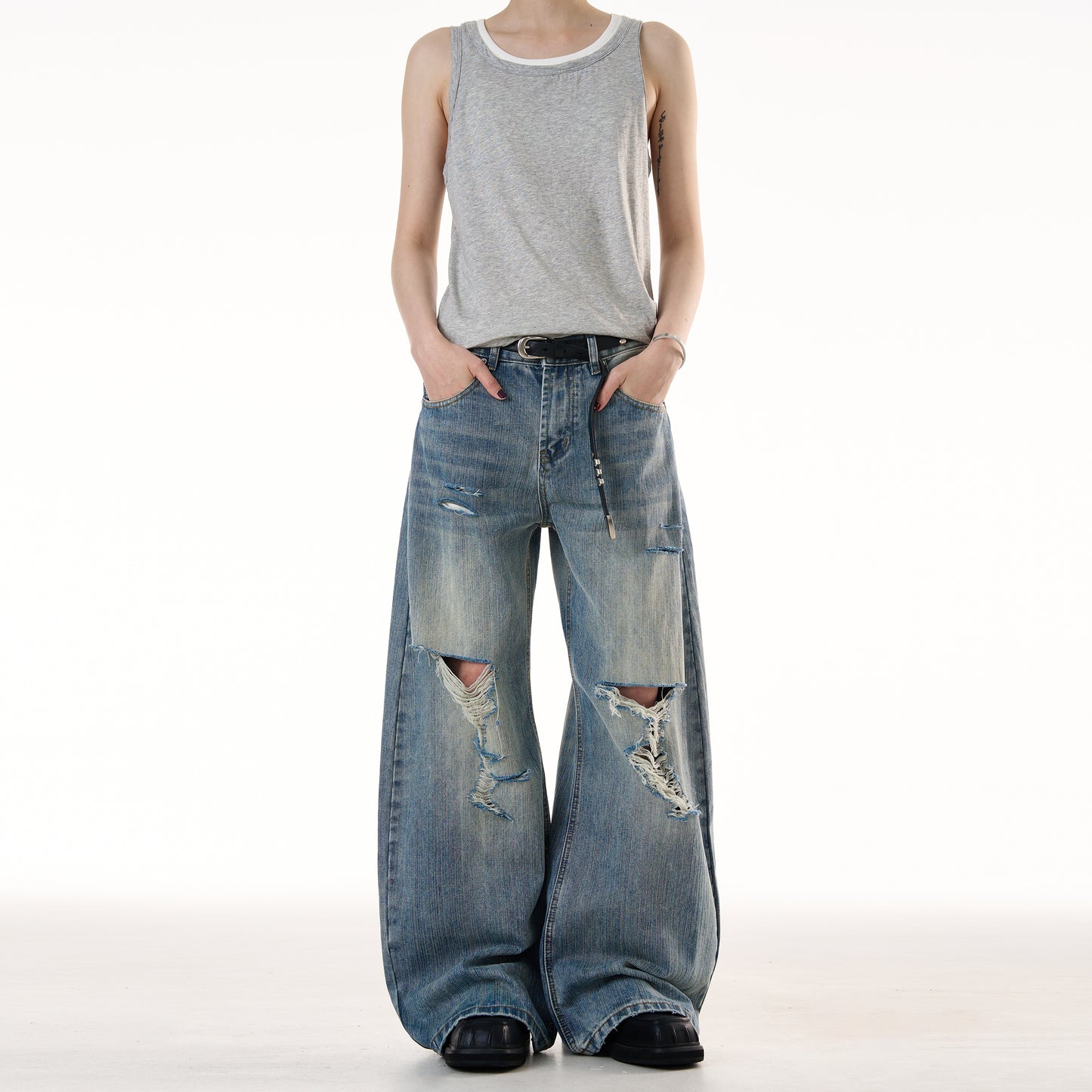 MADWITCH LOOSE RIPPED JEANS #G6683