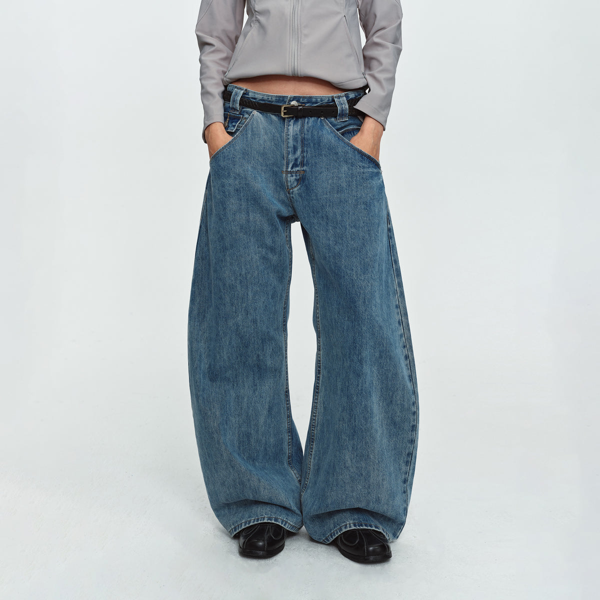 MADWITCH CINCH-BACK LIGHT-WASH CURVED-LEG JEANS #G60081