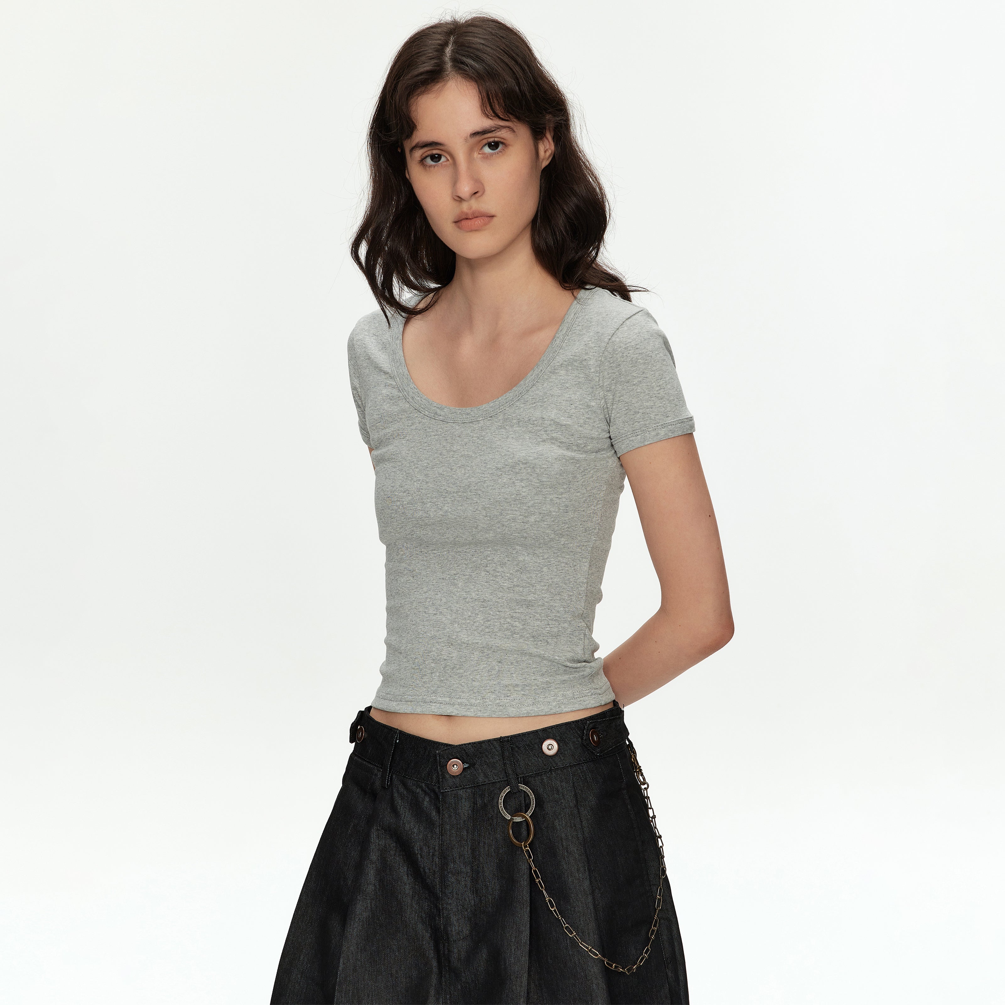 MADWITCH U-NECK FITTED TEE #L0208
