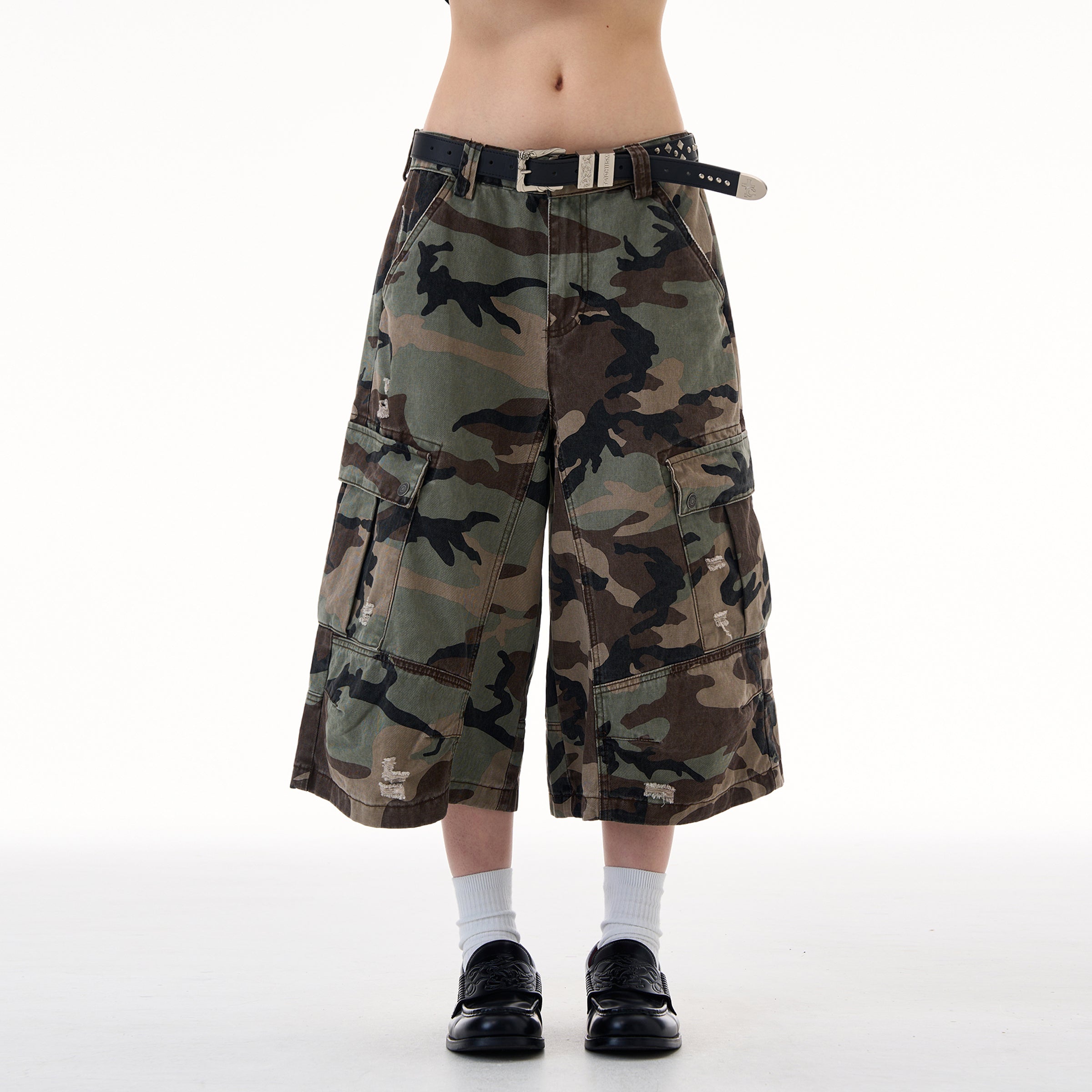 MADWITCH CAMO DISTRESSED UTILITY CAPRIS #CK3512D