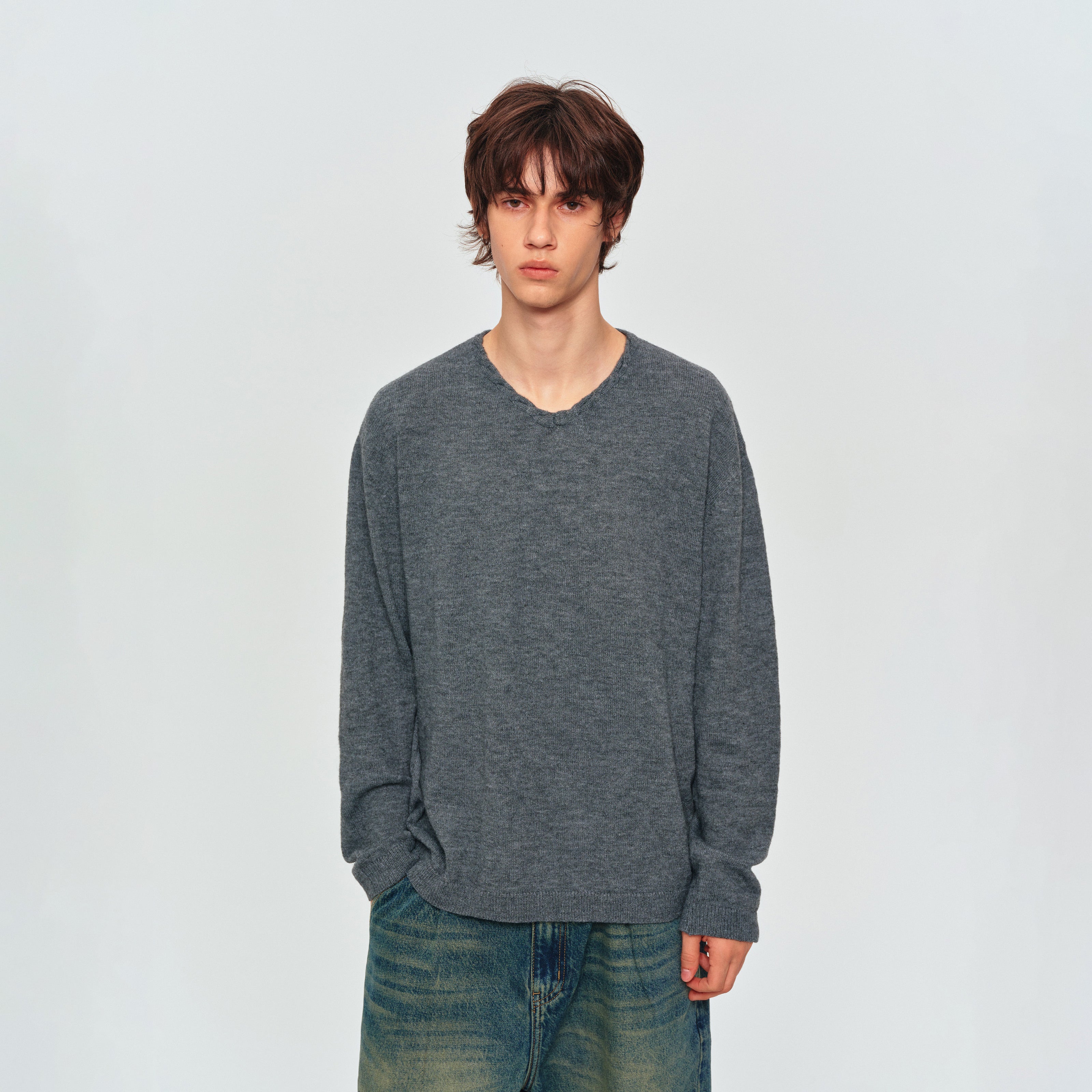 MADWITCH SLOUCHY ROLLED-EDGE V-NECK SWEATER #AW26831