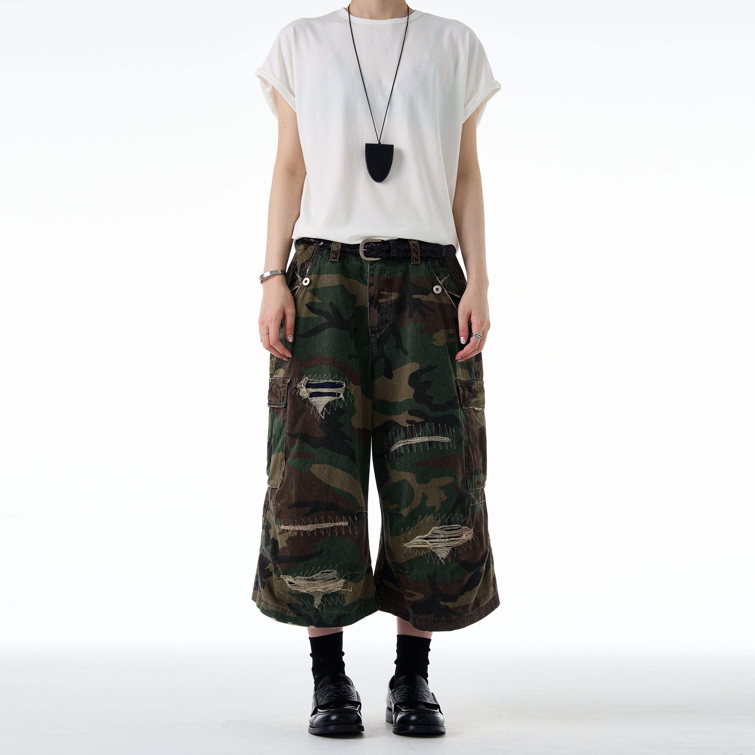MADWITCH DISTRESSED CAMO SHORTS #Z012